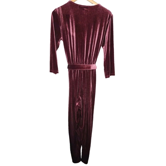 Fraiche by J Velvet Tie Waist Jumpsuit in Burgundy Size L - Picture 4 of 10